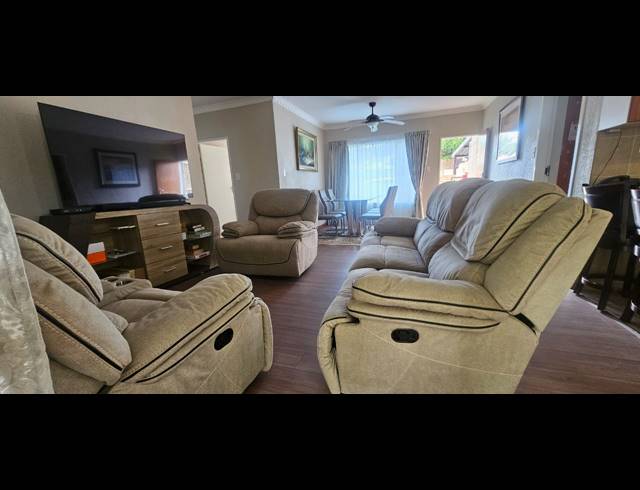3 BEDROOM TOWNHOUSE FOR SALE IN SAFARI GARDENS